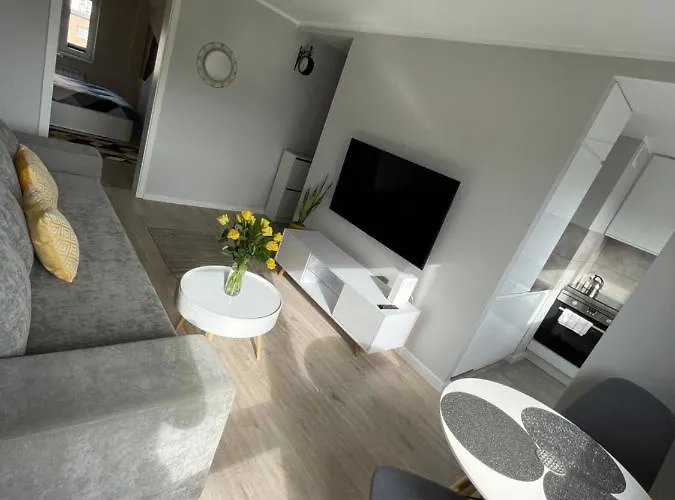 Luxury White By Marta شقة